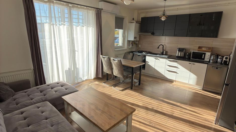 Apartament utilat 3 camere etaj 1 balcon 10 mp si parcare in Terezian - Poză 1