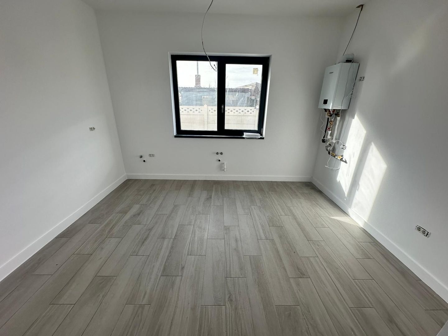 CASA SINGULARA, TOATE UTILITATILE, 4 CAMERE, TEREN 400 MP, COMISION 0% - Poză 14