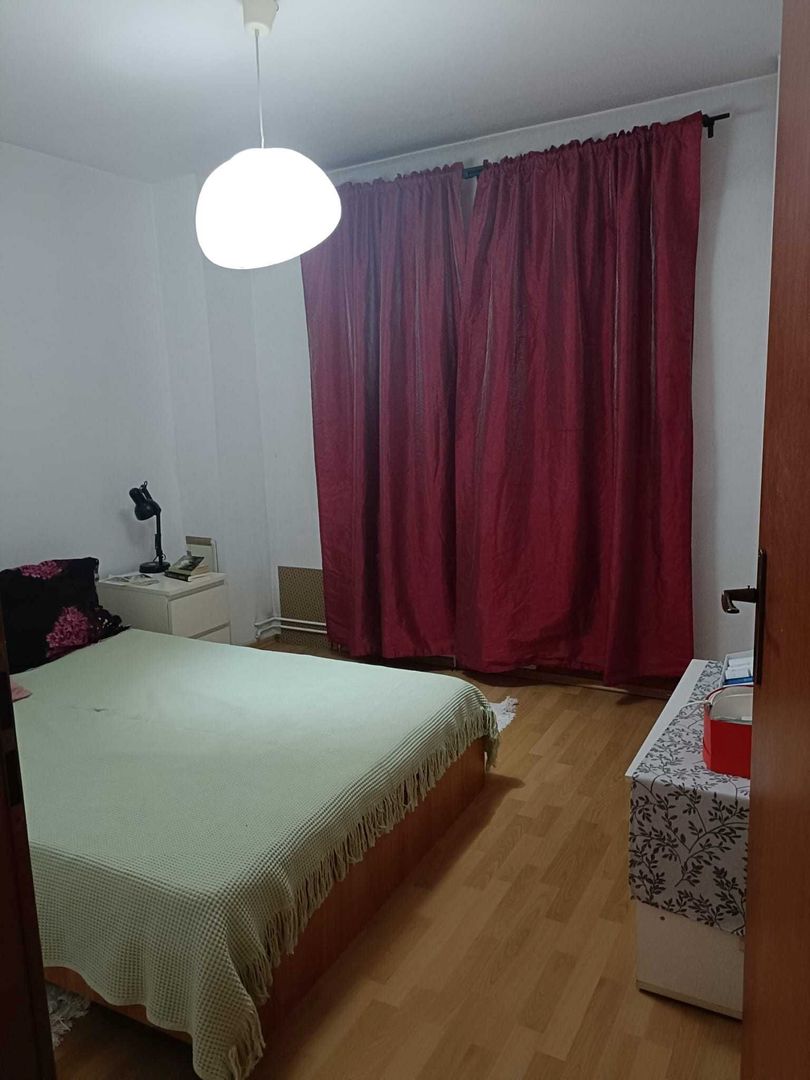 Apartament 3 camere zona Bd. Chisinau - Club Miramar - Poză 2