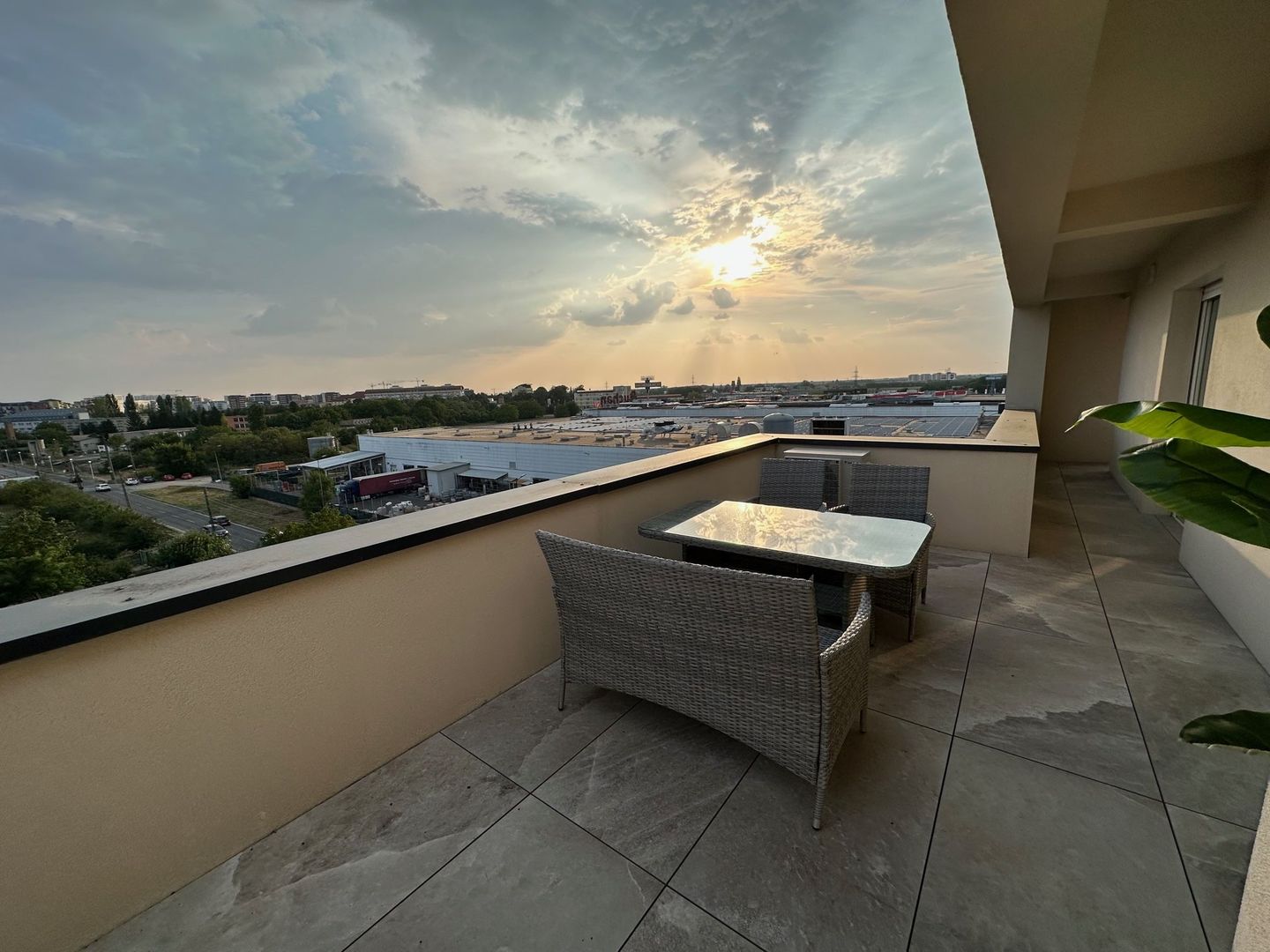 Apartament la prima inchiriere - Poză 2