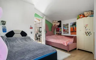 Eleganță și Spațiu în Inima Cartierului Domenii | Apartament cu 5 Camere în Vilă - Poză 13