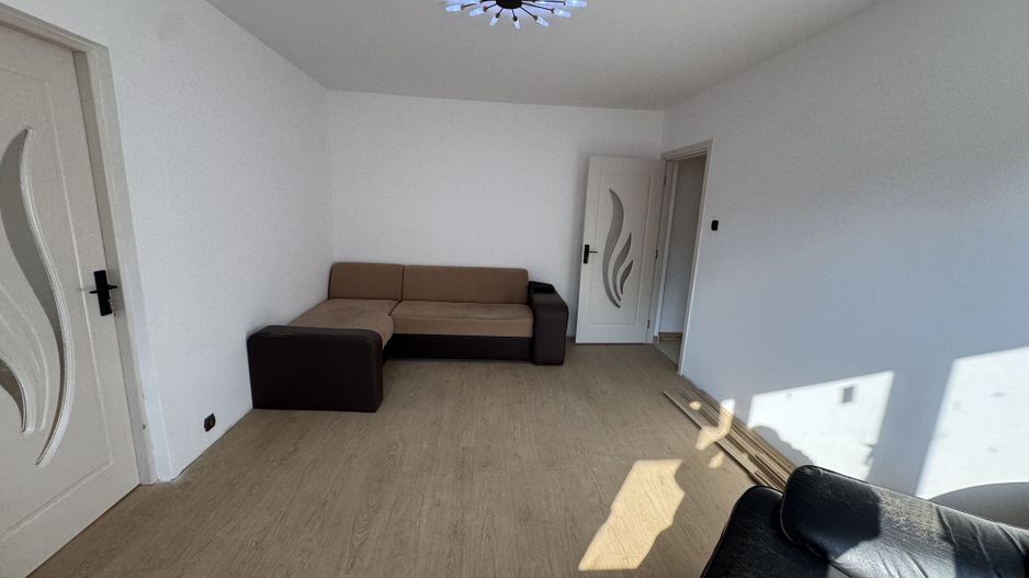 Apartament 2 camere 40 mp parter - locuinta sau spatiu comercial! - Poză 1