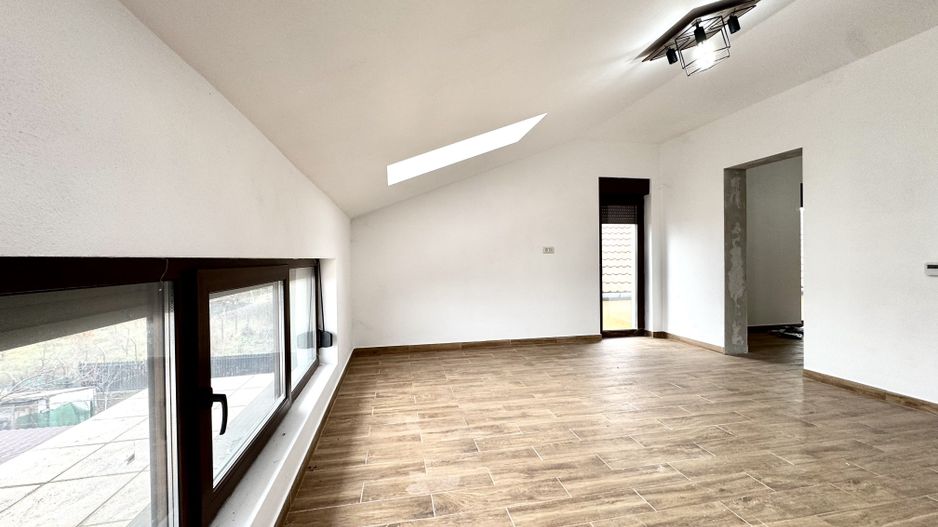 Duplex spațios, prima închiriere, in zona Lunei - Poză 15