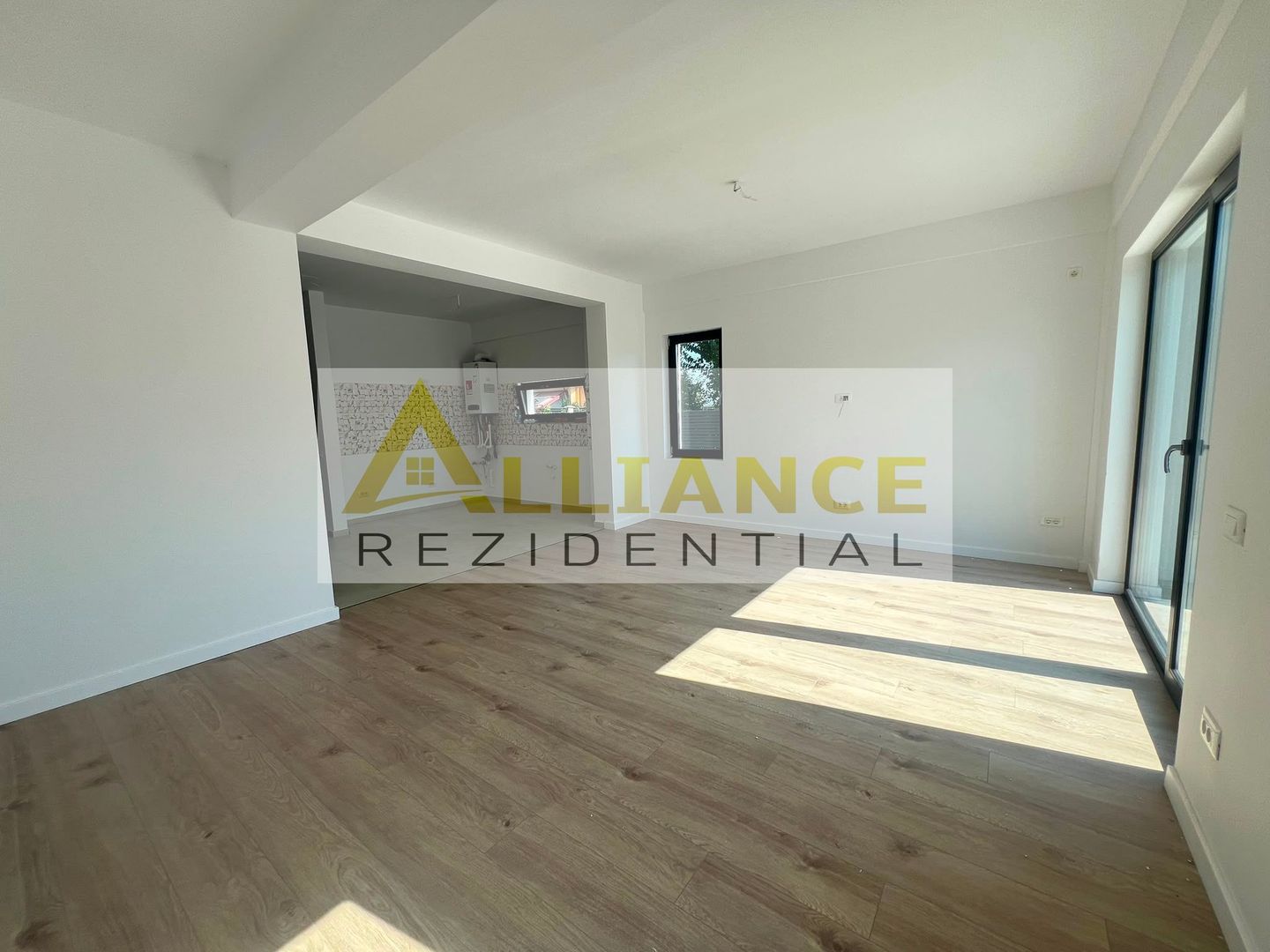 Duplex   - 3 camere -2 bai-400 M de STV - Poză 12