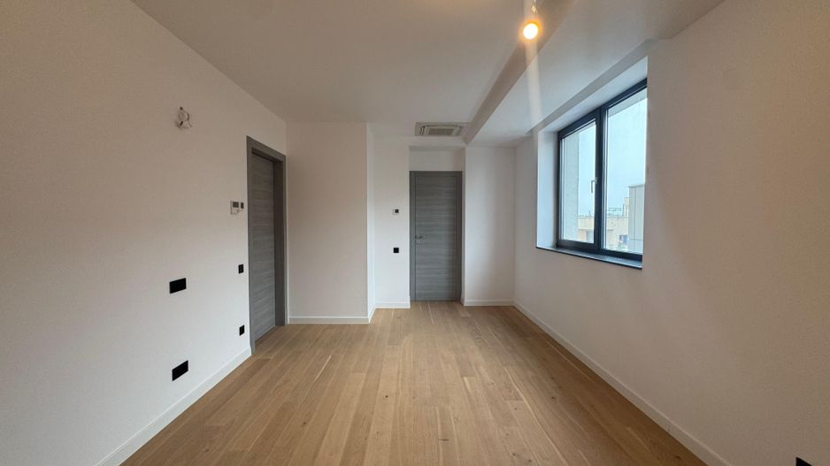 3 camere PREMIUM| 99.7 MP + 9.35 MP terasa - Poză 12