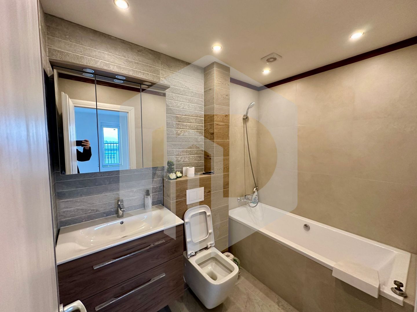 Apartament 3 camere | 2 Dormitoare | Bucatarie  | 2 Bai | Living - Poză 4