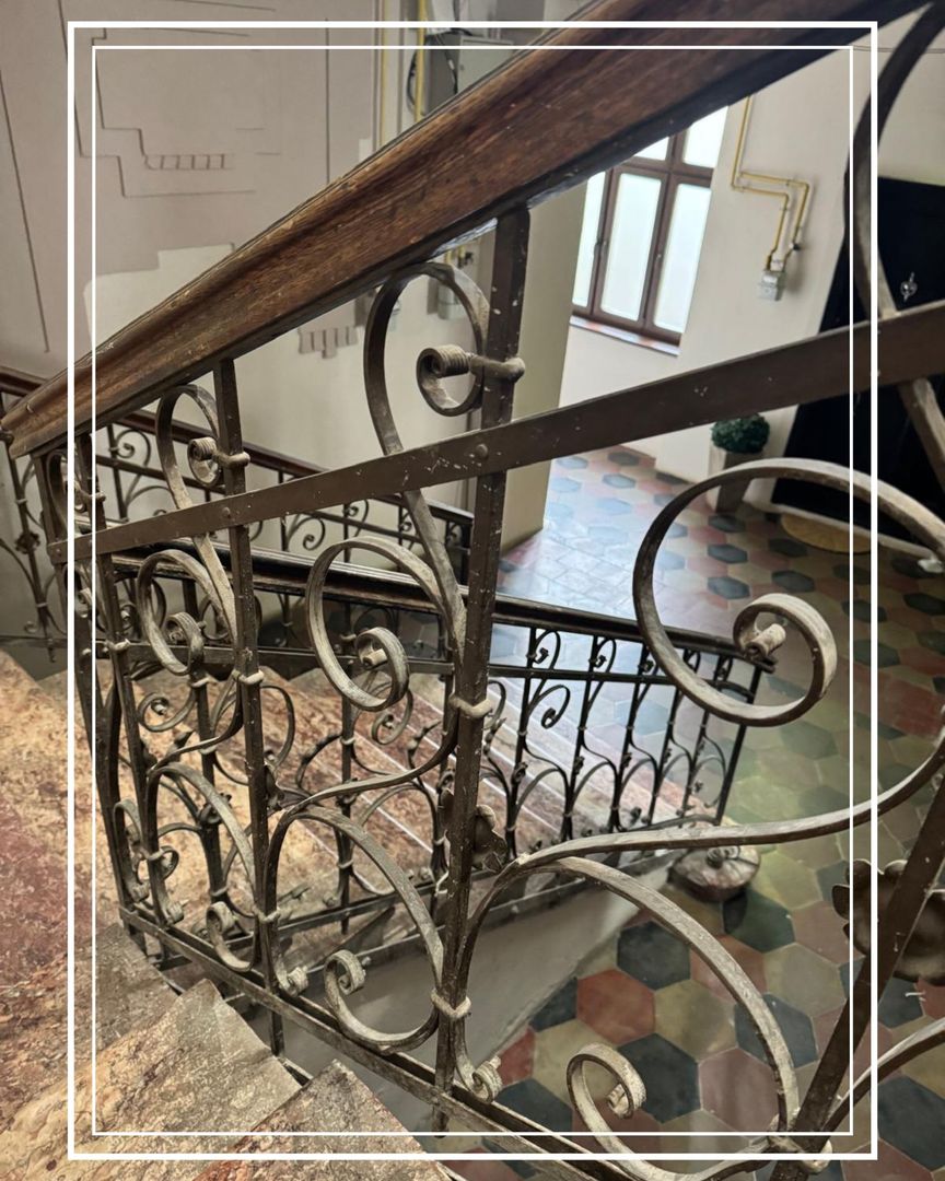 De vanzare Apartament de renovat 4 camere generoase Central Arad - Poză 2