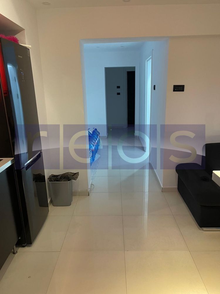 VANZARE APARTAMENT  3 CAMERE - DECOMANDAT -  Rond Alba Iulia - Poză 3