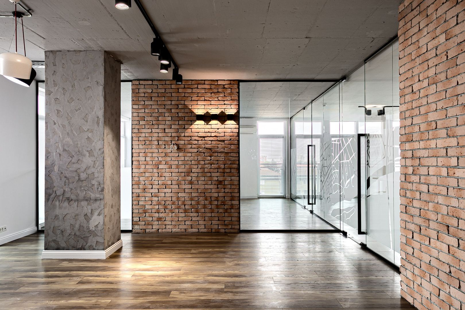 Spațiu birou în Arad ultracentral cu parcare - Poză 6