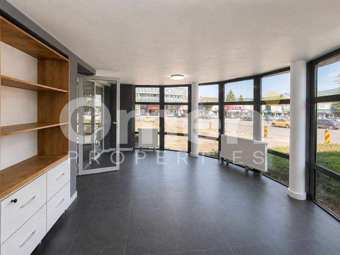 Spatiu comercial cu trafic pietonal intens | renovat | 80 mp | Vis a vis de Vivo - Poză 1