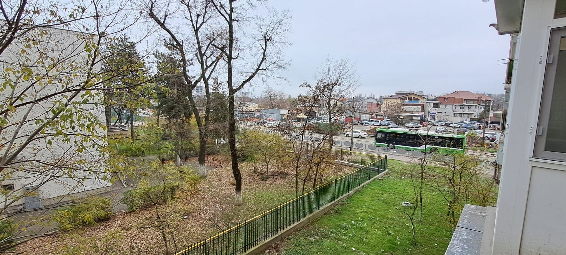 Drumul Taberei, 400 m metrou Raul Doamnei, etaj 2 din 10, decomandat - Poză 1