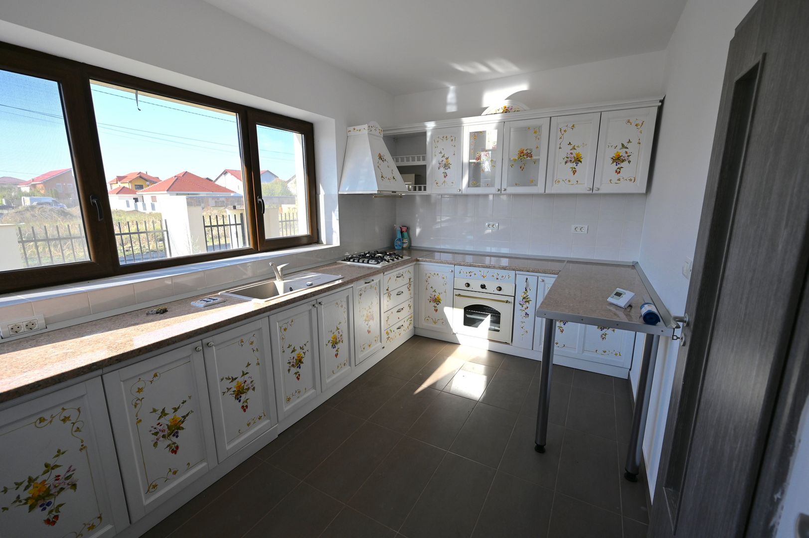 Casă / Vilă cu 4 camere de închiriat în zona Aradului - Poză 3