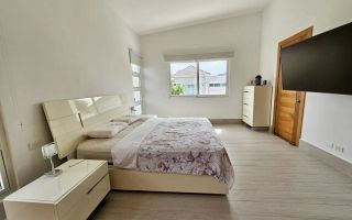 Vilă modernă de lux cu piscină privată - Poză 5