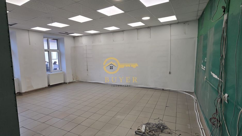 Spatiu comercial Ultracentral de inchiriat, 69mp– vitrina la strada - Poză 8