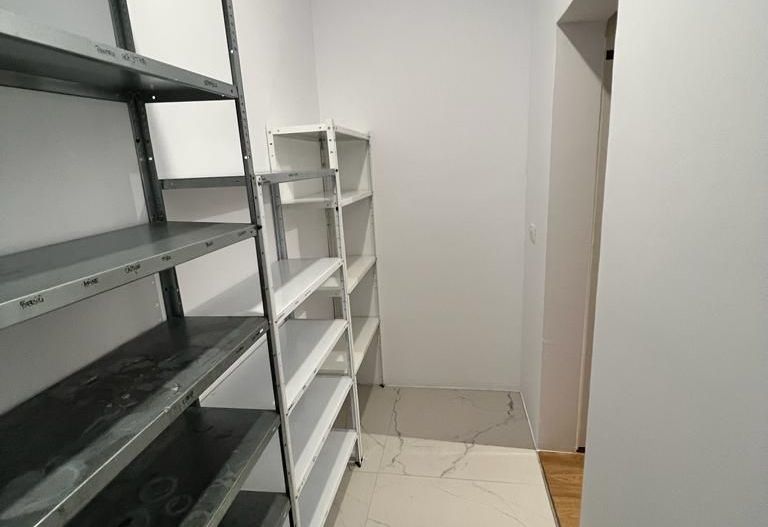 Locuinta moderna spatioasa cu garaj - Poză 25