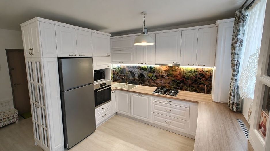 Apartament spațios, 3 camere, parcare, curte, Europa. - Poză 2