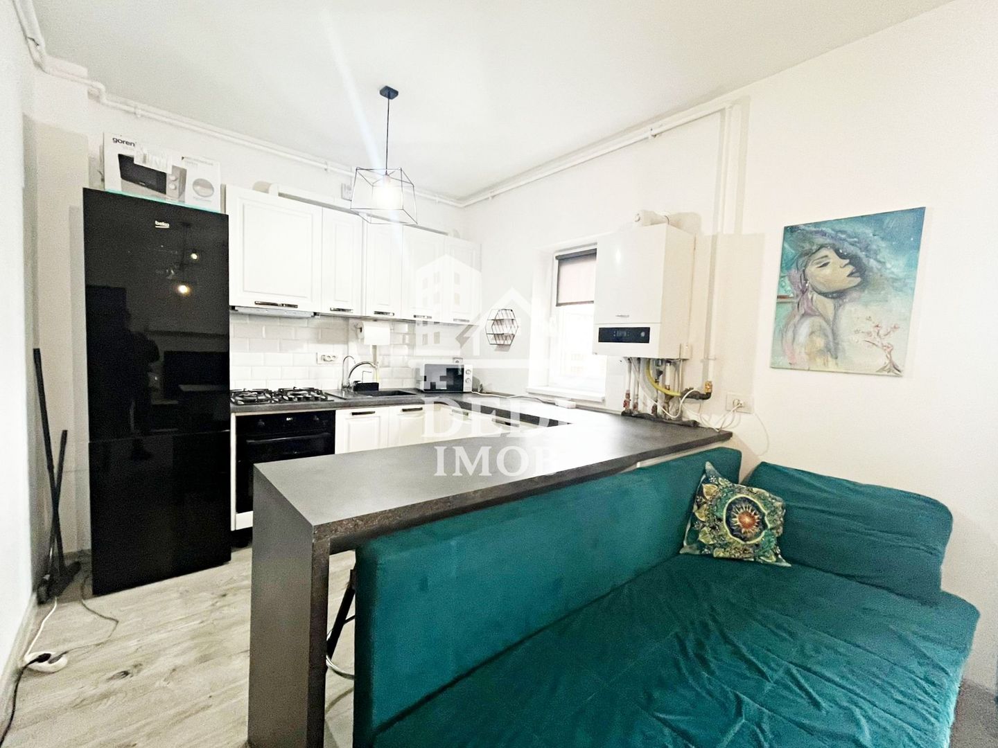 Apartament cu 3 camere de vanzare Luceafaul, Oradea - Poză 2