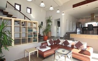 Vilă cu 4 camere de închiriat în zona Braytim cu piscina - Poză 11