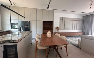 AVALON ESTATE TOWNHOUSE - Poză 1