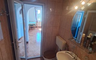 2 cam decomandat Calea Aradului , 500 m de Iulius Town - Poză 4