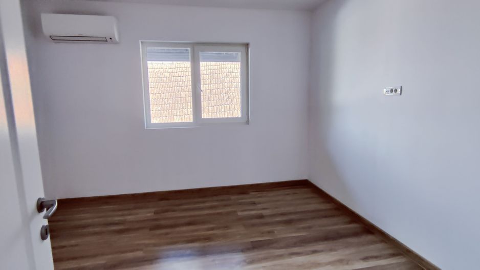 DUPLEX CERNETEAZ  140 MP UTILI + TEREN 570 MP - Poză 6