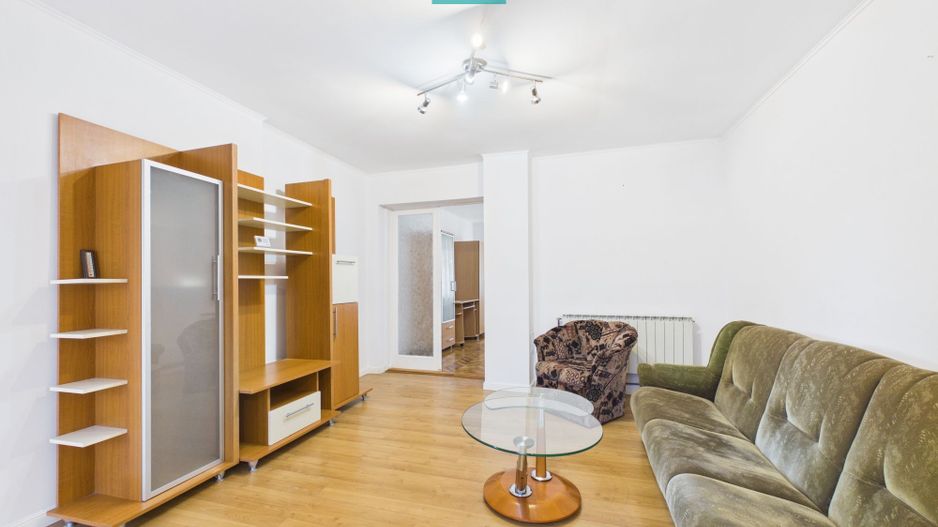Casă cu 2 apartamente în Grădiște - Poză 11