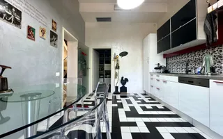 Vila cu 5 camere *344mp* + 400mp Teren // Zona Bucurestii Noi - Poză 14