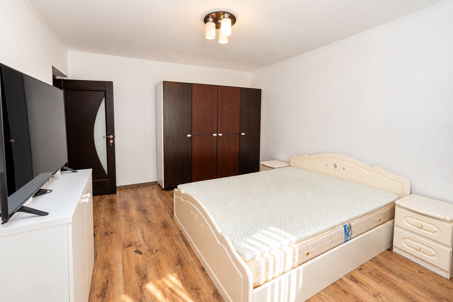 Apartament 2 camere de vanzare, 67mp mobilat, parcare, bloc cu 6 ap. - Poză 3