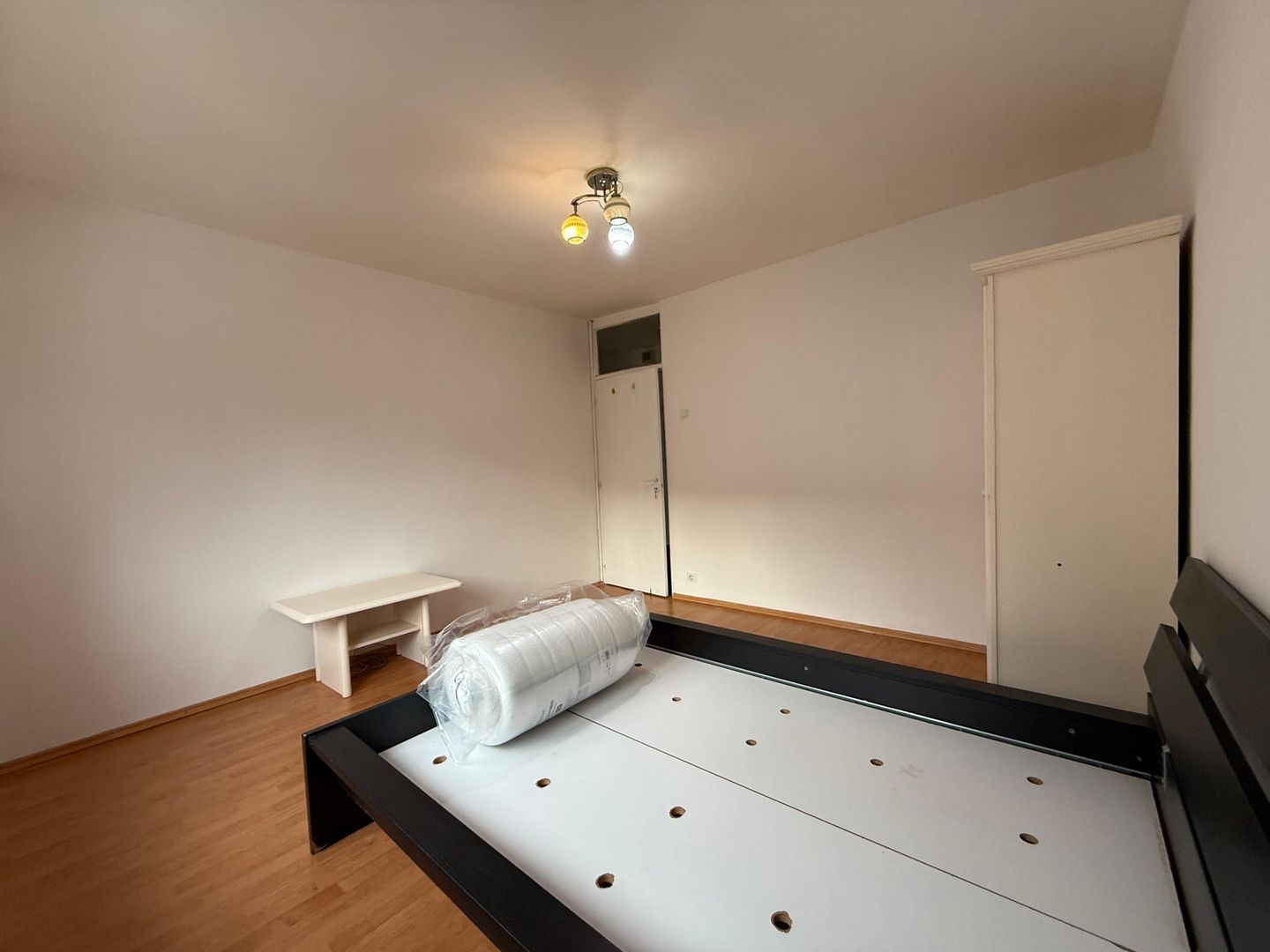 Chirie, apartament, 1 camera, 30 mp, Traian Lalescu Oradea. 250 E/lună - Poză 3