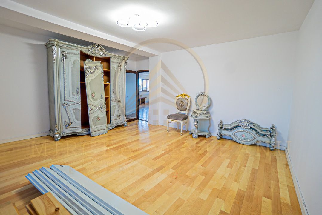 Lazu - Vila de vânzare compusă din P+1E+M. - Poză 22