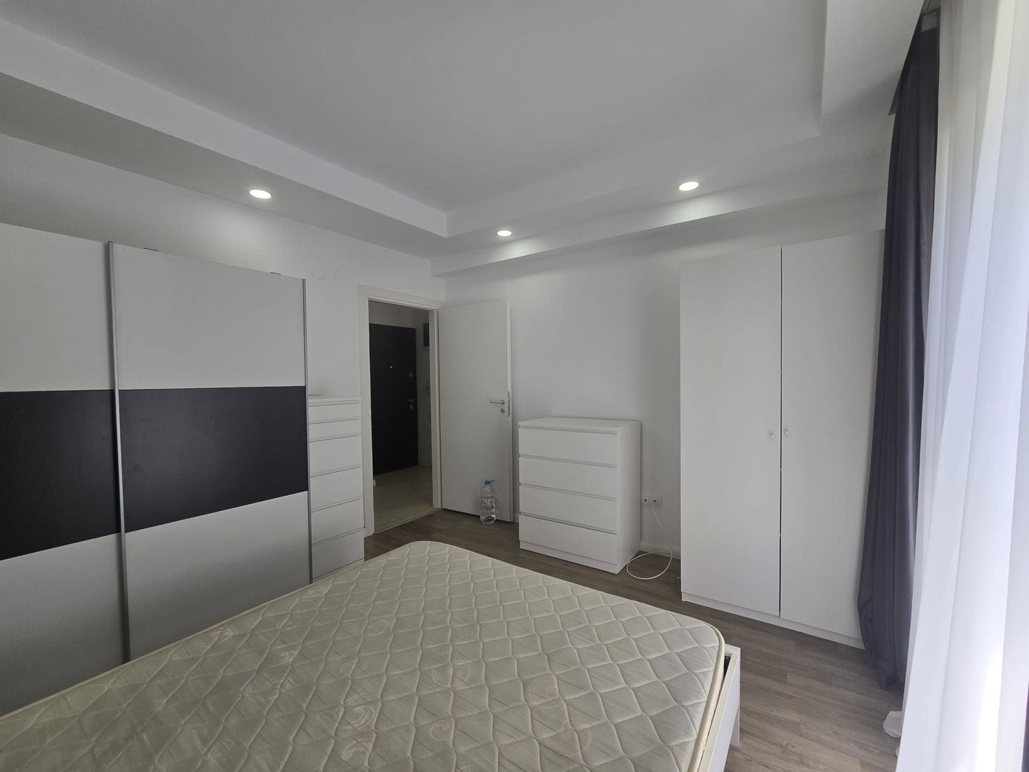 COSMOPOLIS - Apartament cu 2 camere si gradina, mobilat si utilat. - Poză 7