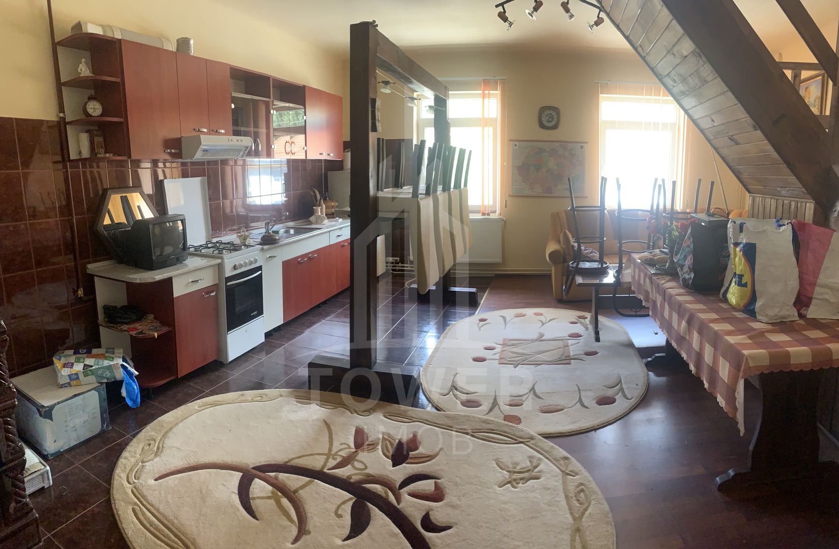 Casă în centrul Cisnădioarei cu 243mp de locuit și teren de 936mp - Poză 25