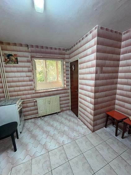 Apartament vânzare  zona de trafic  important , hipermarketuri, școala. - Poză 6