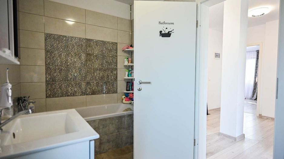 Casa individuală de vânzare Sânpetru, 5 camere, garaj, foișor, curte - Poză 16