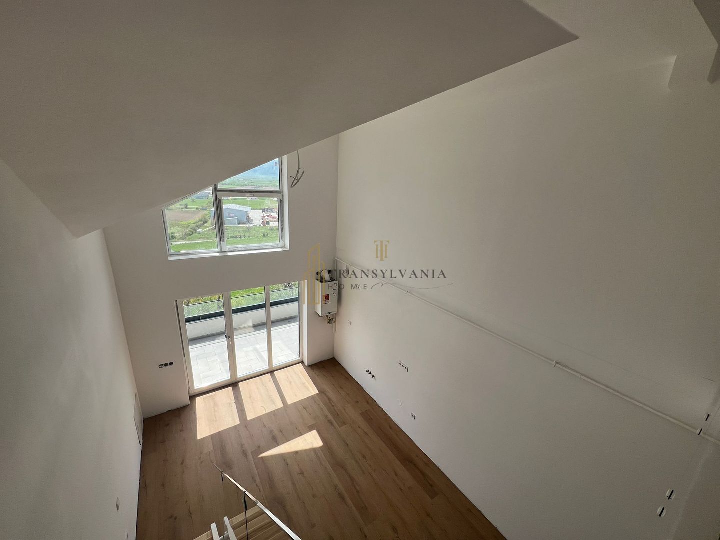 Apartament 4 camere, suprafata generoasa - Poză 6