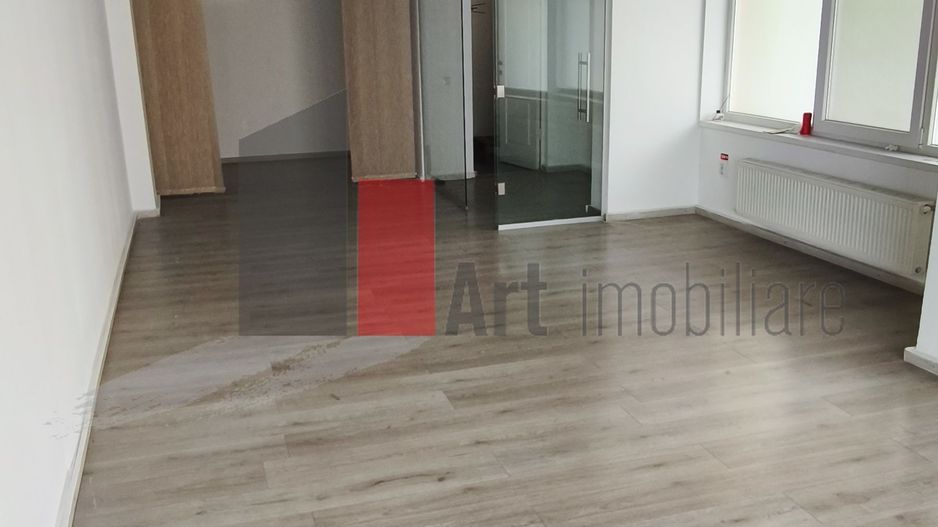 Spatiu comercial 2 etaje stradal, compartimentat - Poză 4