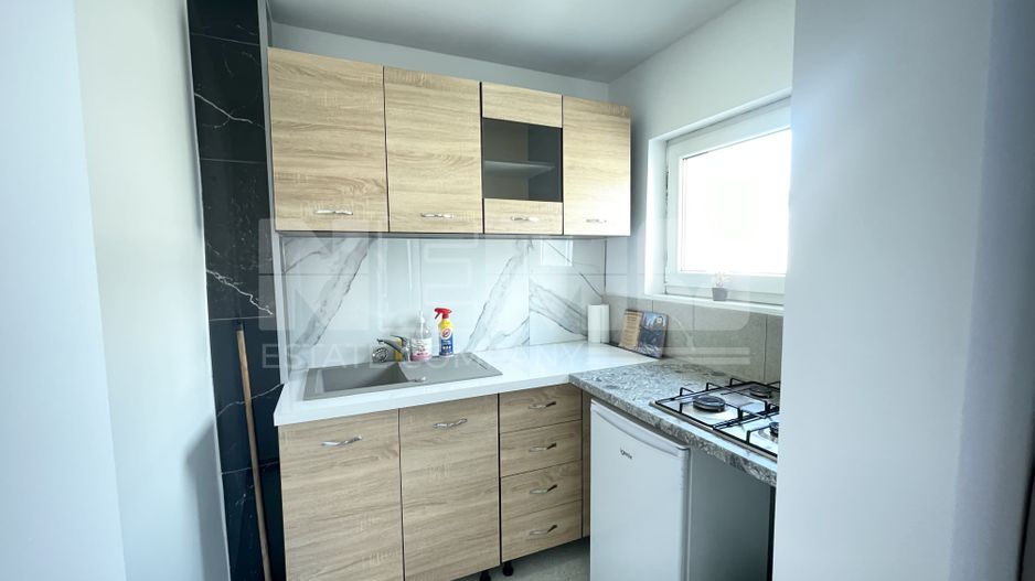 Garsonieră de Închiriat | Renovată Complet | Etaj 3 | Radauti - Poză 4