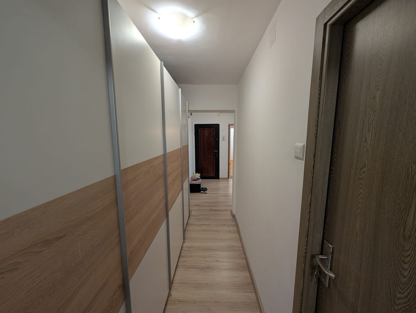 Apartament 4 camere mobilat și utilat Str. Soldat Vasile Croitoru - Poză 11