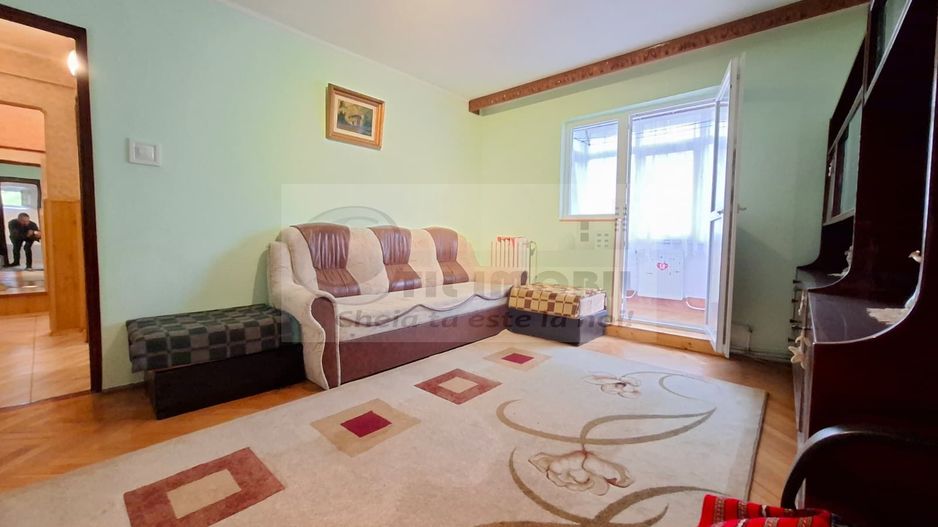 Liber de vanzare apartament 3 camere Baza 3, etaj intermediar - Poză 1