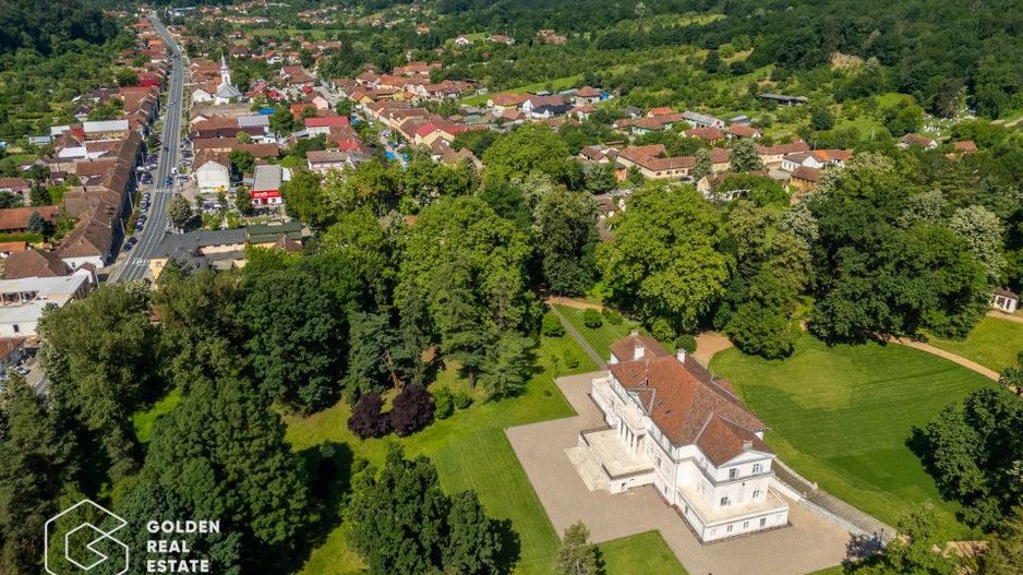 Cladire cu 24 camere, langa Castelul Regal Savarsin - Poză 28