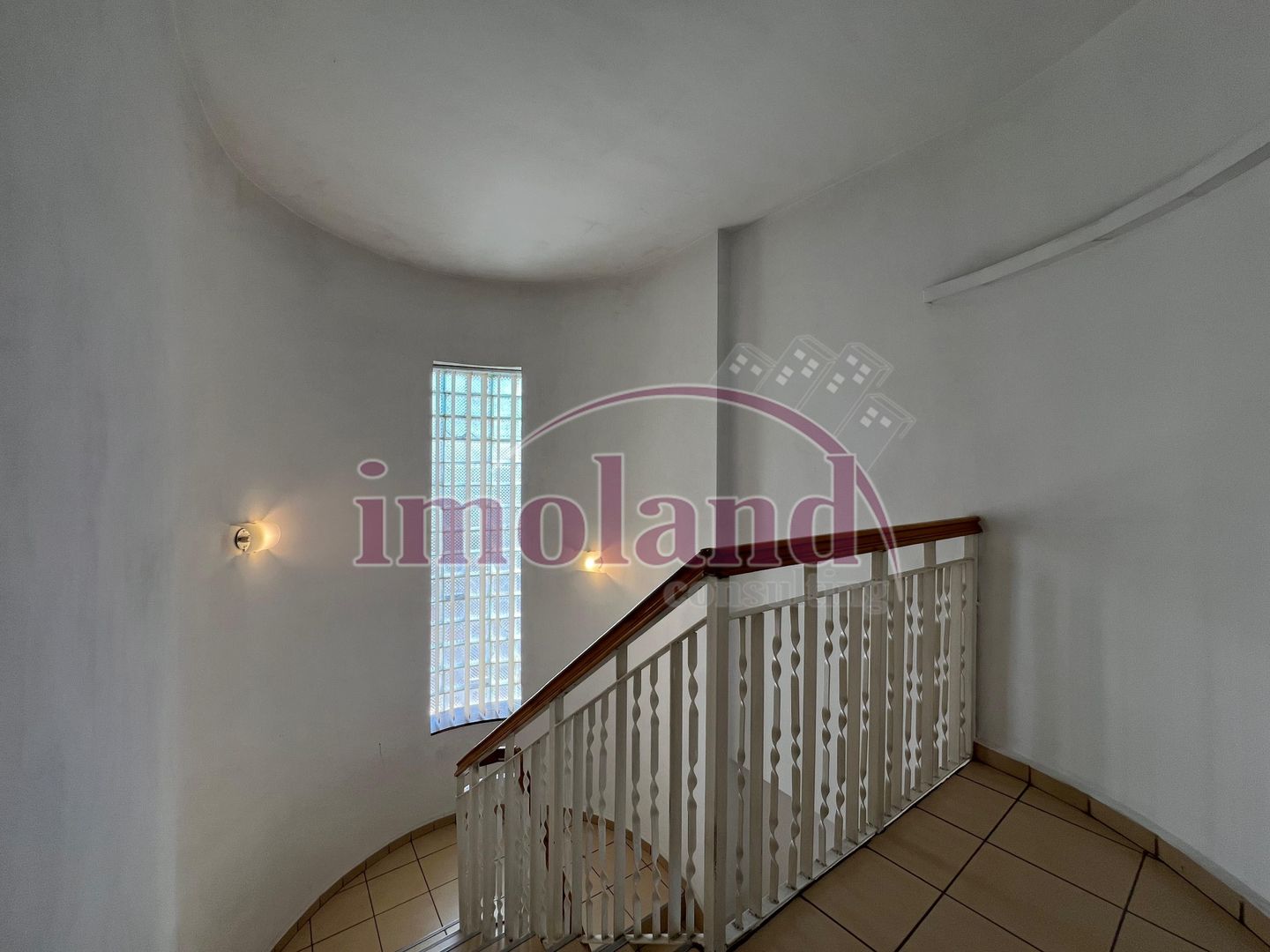 Casa 15 camere cu parcare mare - Jiului - Poză 13