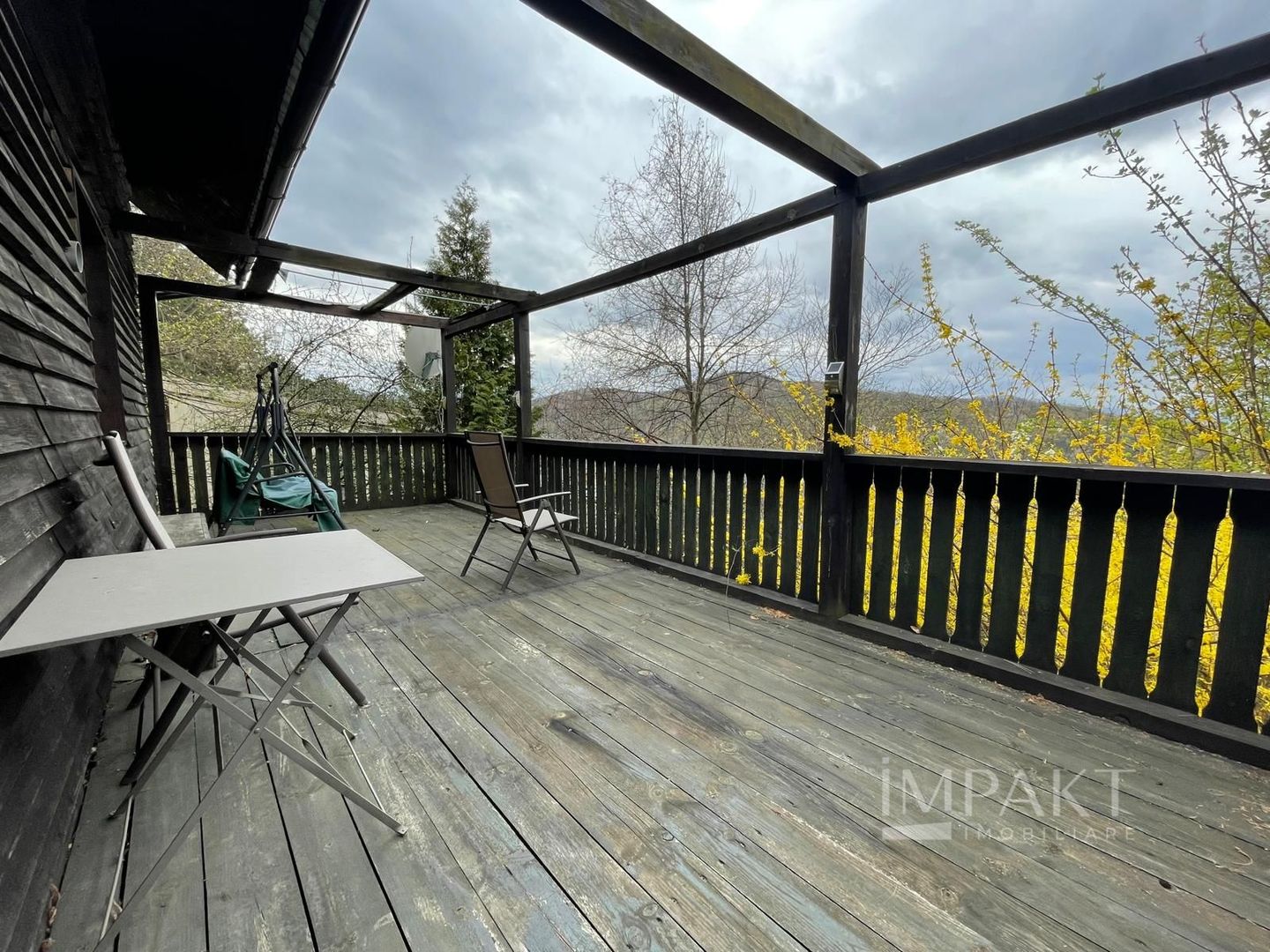 Cabana din lemn cu panorama superba asupra Florestiului - Poză 15