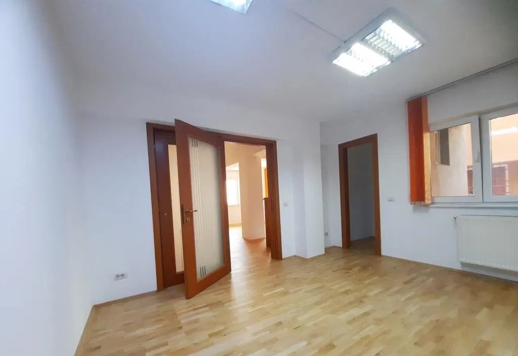 Apartament 4 camere nemobilat Stefan cel Mare de inchiriat bloc 2013 - Poză 5