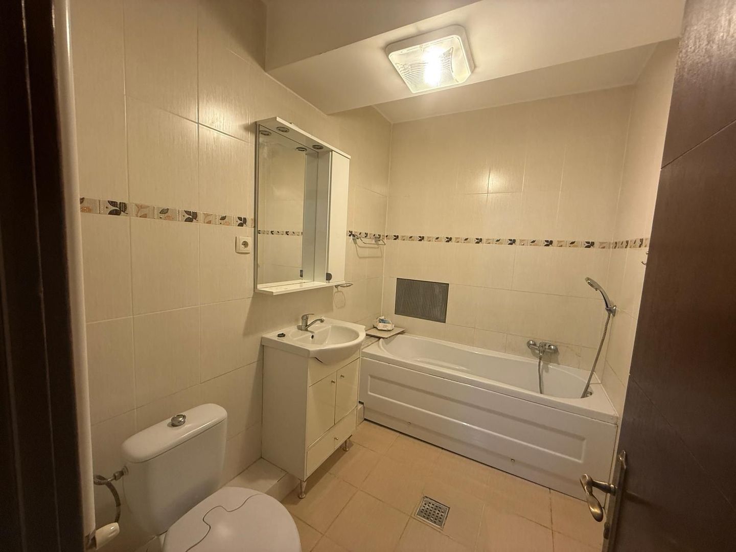 APARTAMENT 2 CAMERE  | 80 MP | 300 EURO | RĂDĂUȚI - Poză 7