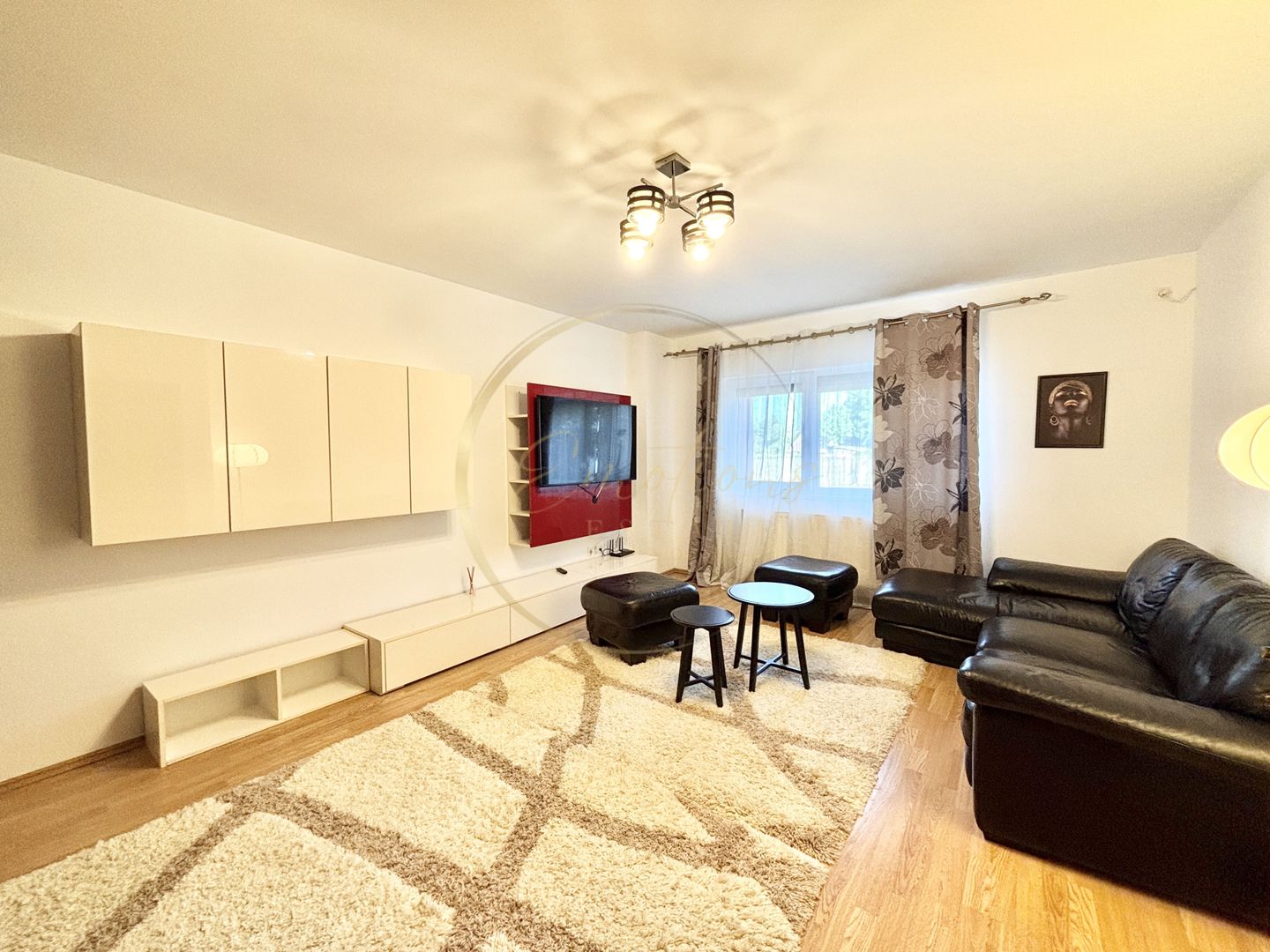 SUPER PREȚ | Apartament decomandat cu 2 camere - Zona Aradului | Loc de parcare - Poză 1