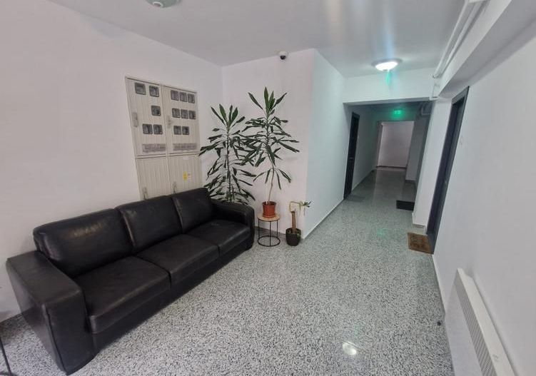 De inchiriat spatiu/ garsoniera in zona Obor NEMOBILAT - Poză 10