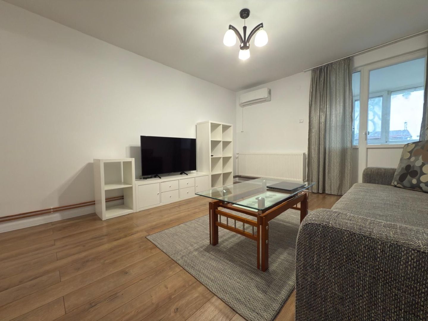 APARTAMENT DE VANZARE! VIS PE BULEVARDUL CASTANILOR! - Poză 2