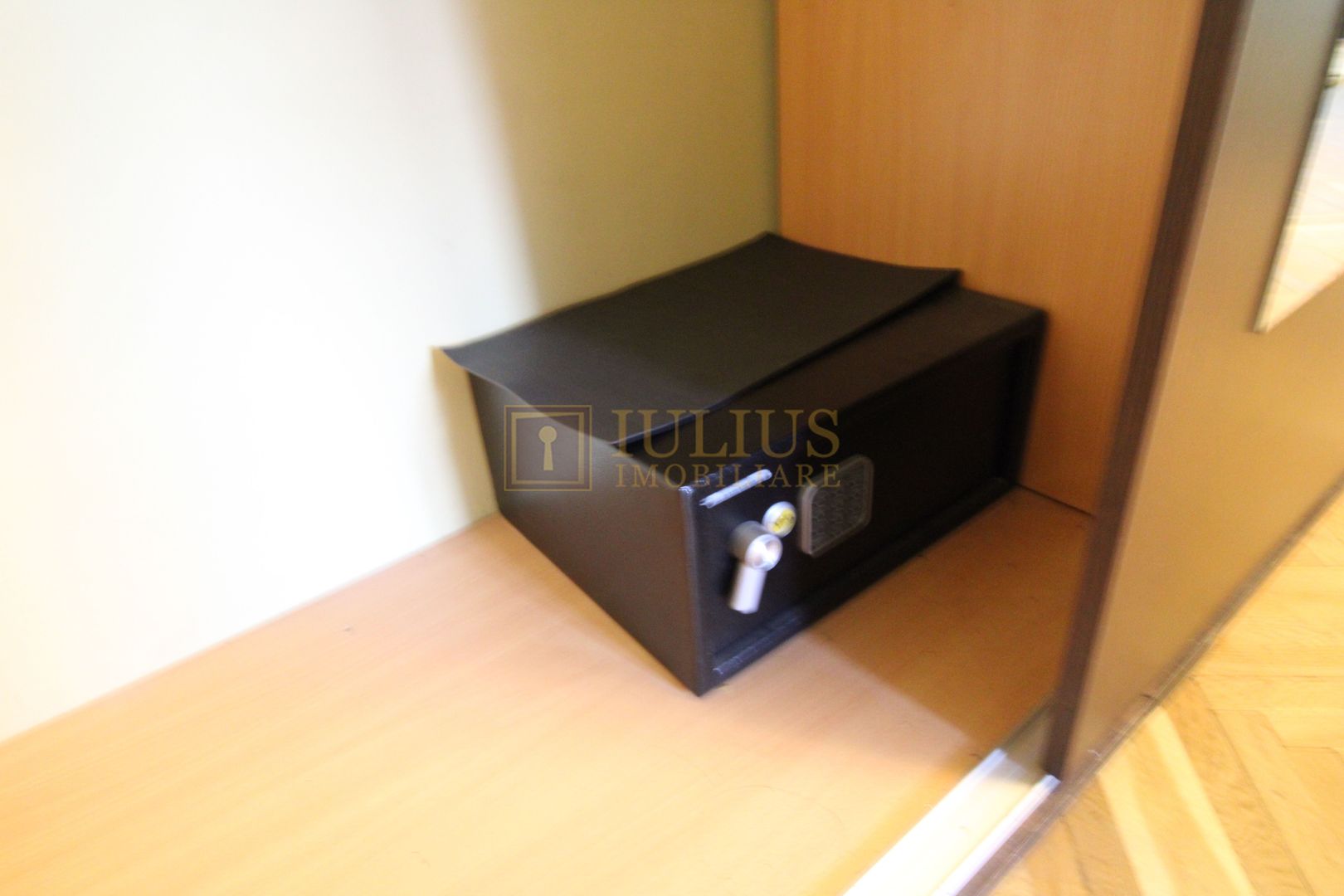 3 camere, clima, contra cost posibilitate garaj. - Poză 30