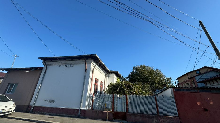 De vânzare  casă situată pe strada Mihail Sadoveanu - Poză 7