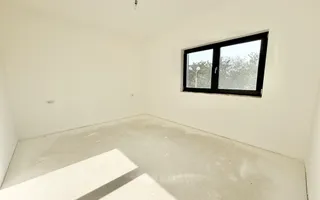 Duplex-uri cu 4 camere, 3 bai si perete coumn dublu in Chisoda, la asfalt. - Poză 16